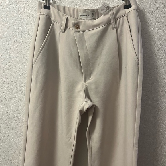 Abercrombie &Fitch Asymmetrical Waist Beige Wide-Leg Pants | Size 27 / US 4 - Picture 3 of 4